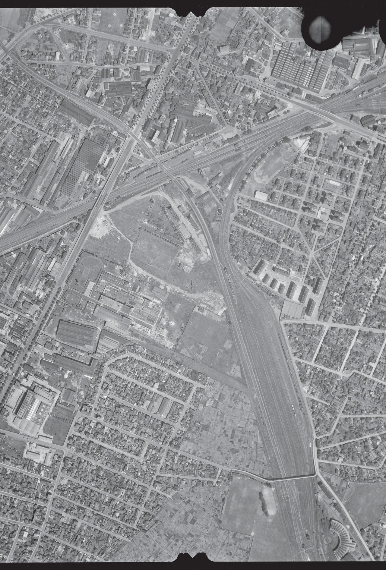 archive · « trains de vie », Drancy, 2026
