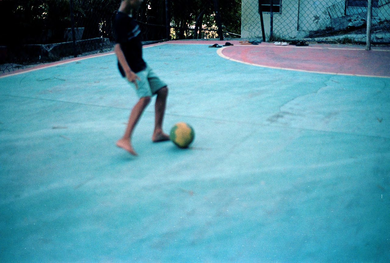 chute · « nossa júlio otoni », Rio de Janeiro, 2024
