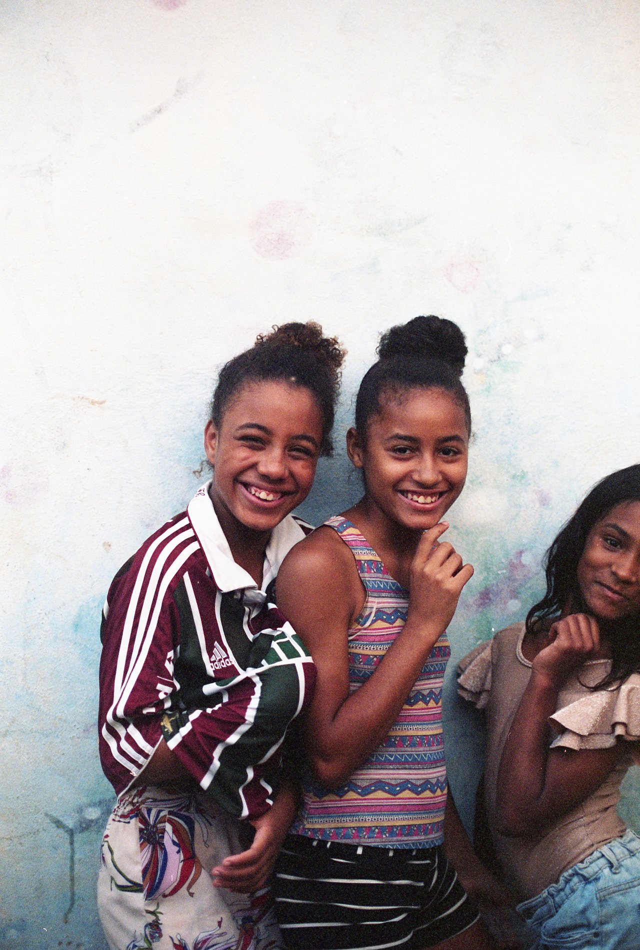 niñas de mi barrio · « favela ocho », Rio de Janeiro, 2026