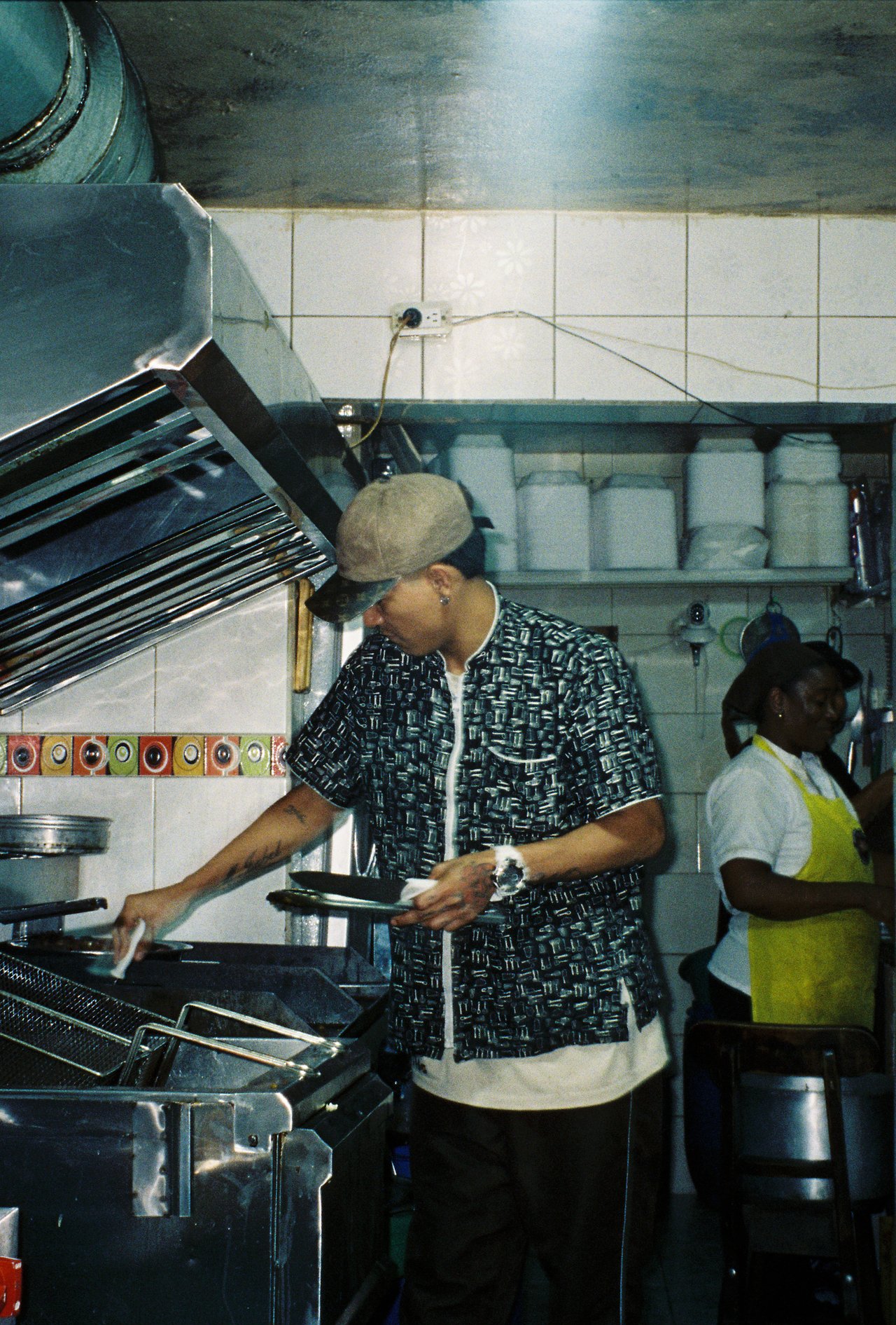 chimba de comida · « favela ocho », Medellín, 2026