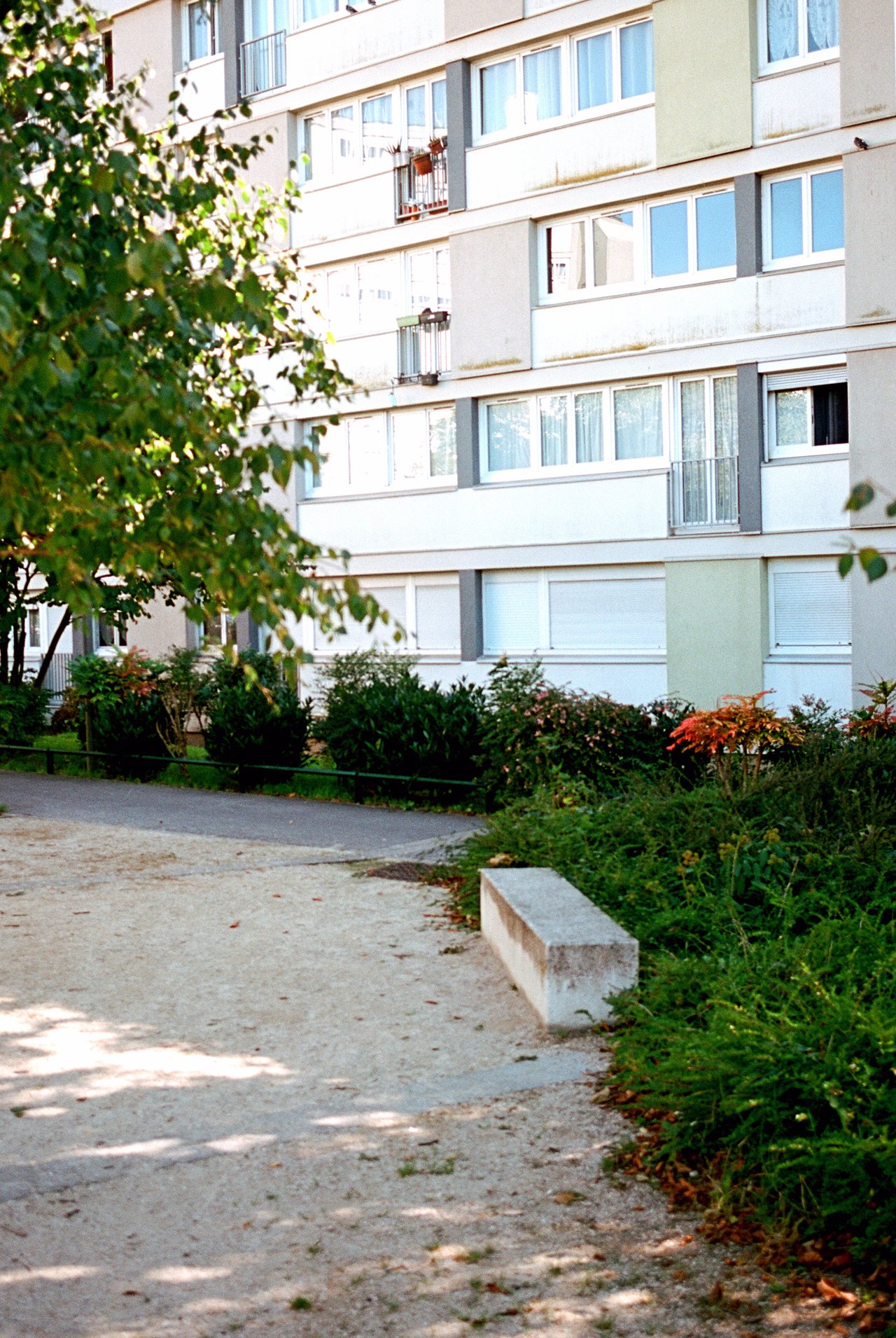 selon vous, c’est quoi l’identité du quartier ? · « nous, le petit nanterre », Nanterre, 2025